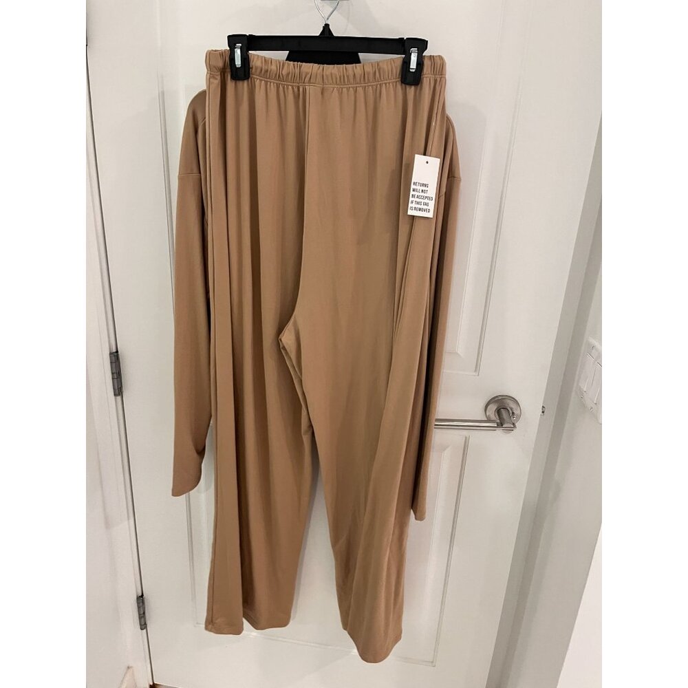 NWT Bumpsuit Oat Tan Cloud Set Crop Top Lounge Pants SMALL S Maternity - Picture 11 of 11